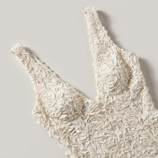 Vestido Largo Elegante con Flores en Relieve