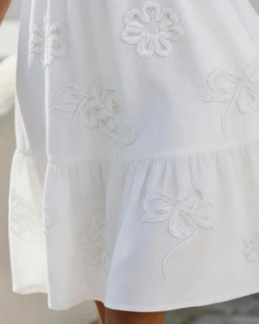 Vestido de Verano Corto Blanco Elegante con Manga Abullonada y Volantes