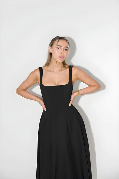 Vestido de invitada de boda midi elegante clásico con escote cuadrado y tirantes