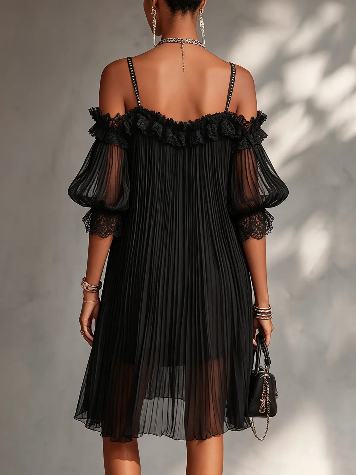 Vestido de Verano Corto Negro Elegante con Hombros Descubiertos