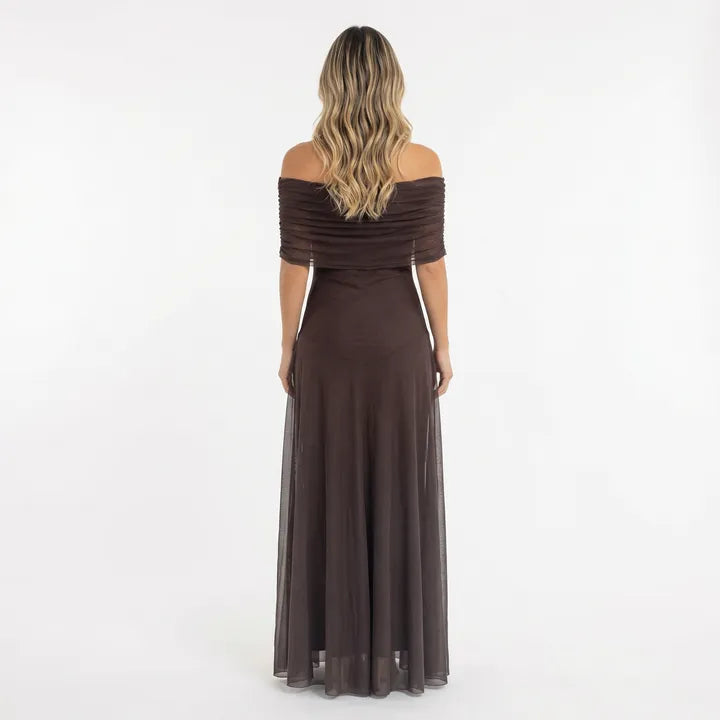 Vestido de Invitada de Boda Largo Elegante Marrón con Hombros Descubiertos