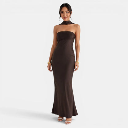Vestido de Invitada de Boda Largo Elegante con Plisado y Cuello Halter