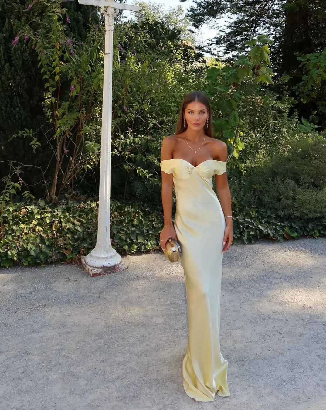 Vestido de Invitada de Boda Largo Moderno Elegante con Hombros Descubiertos