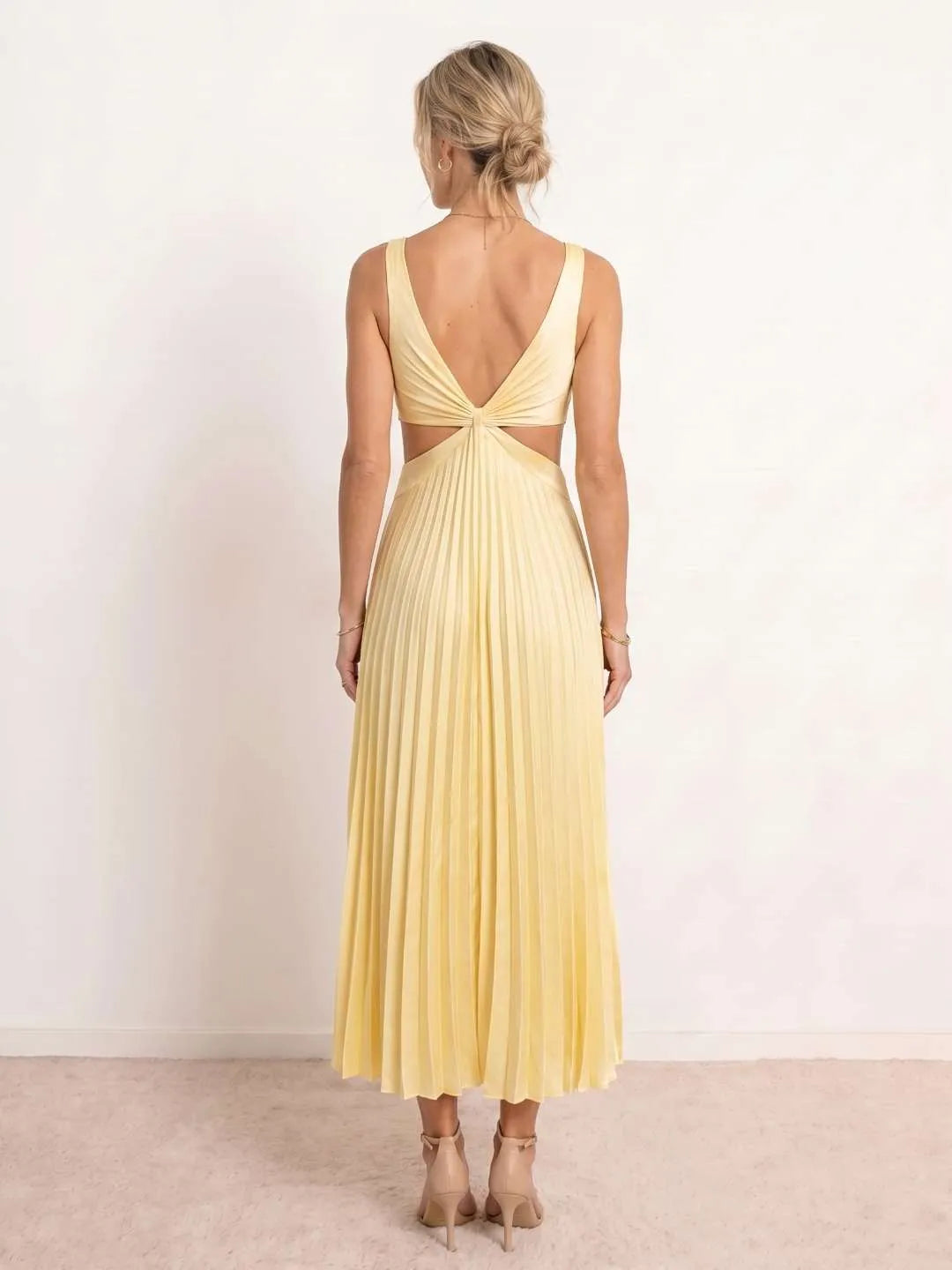 Vestido de Invitada de Boda Midi Elegante Fluido con Cut Out