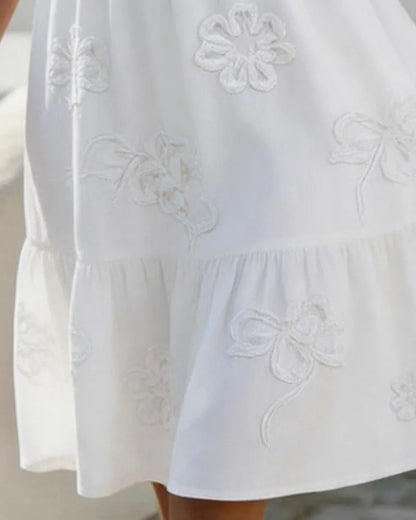 Vestido de Verano Corto Blanco Elegante con Manga Abullonada y Volantes