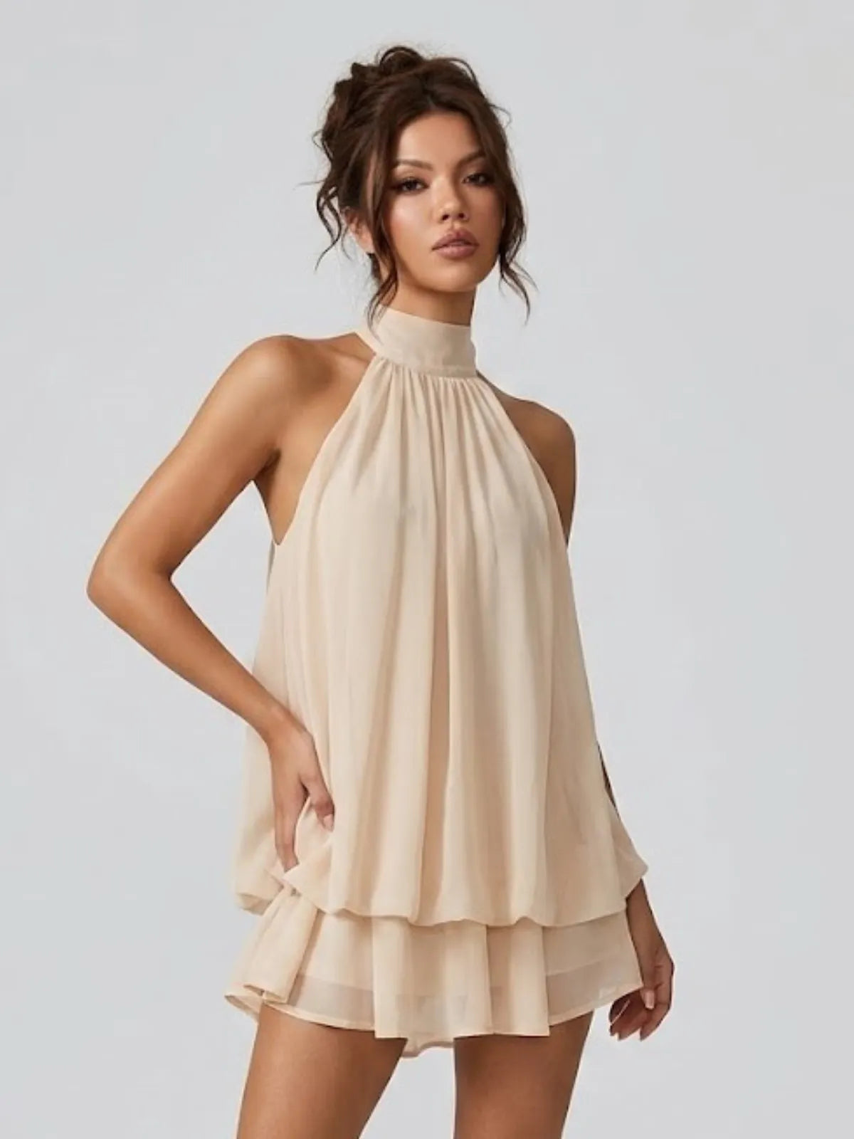 Vestido de Verano Corto Elegante con Cuello Halter y Volantes