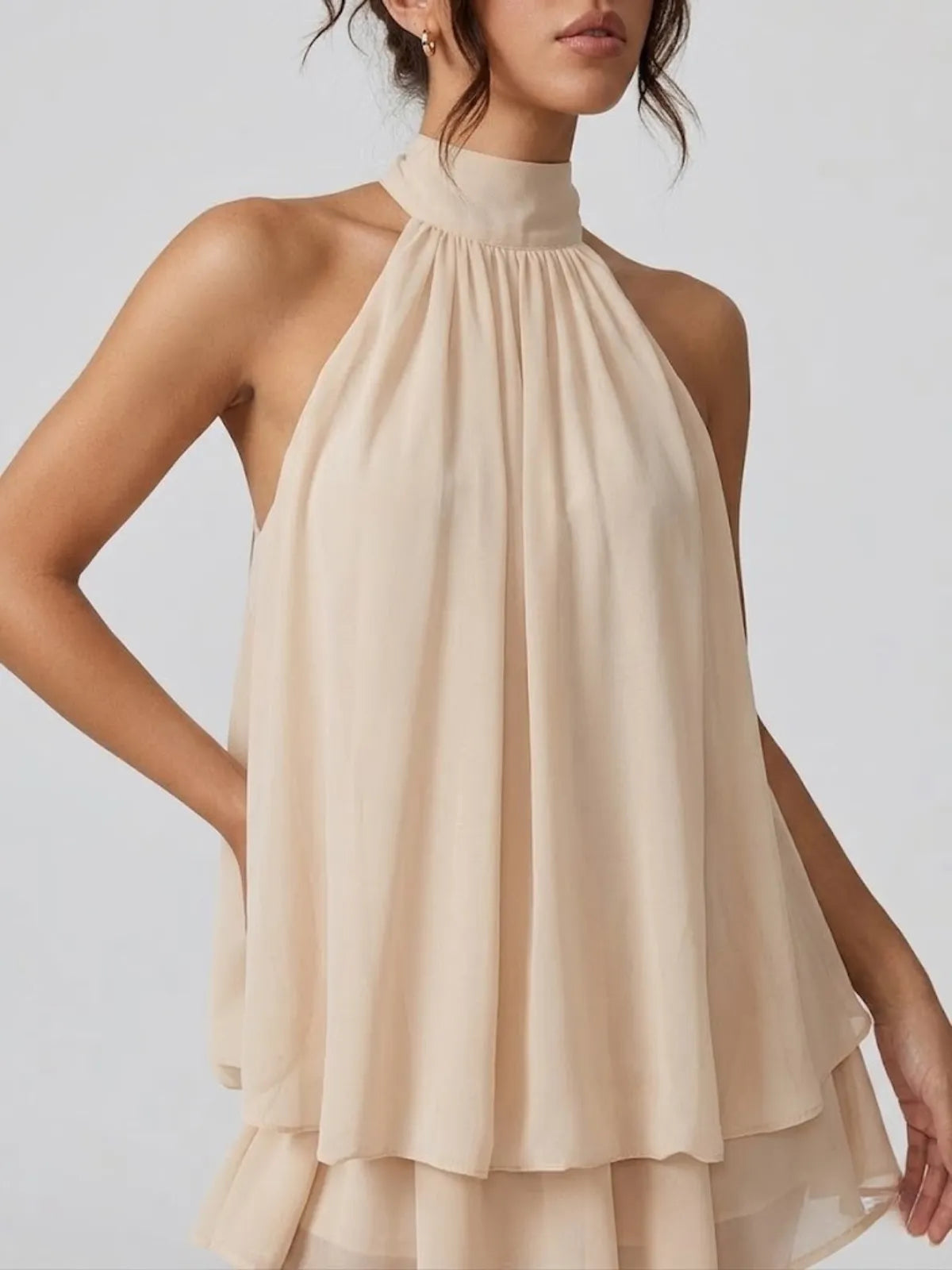 Vestido de Verano Corto Elegante con Cuello Halter y Volantes