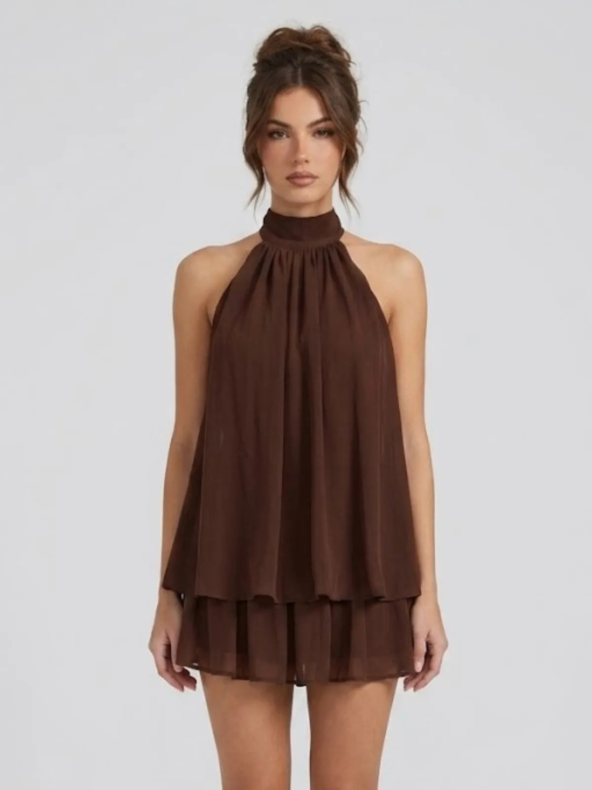 Vestido de Verano Corto Elegante con Cuello Halter y Volantes