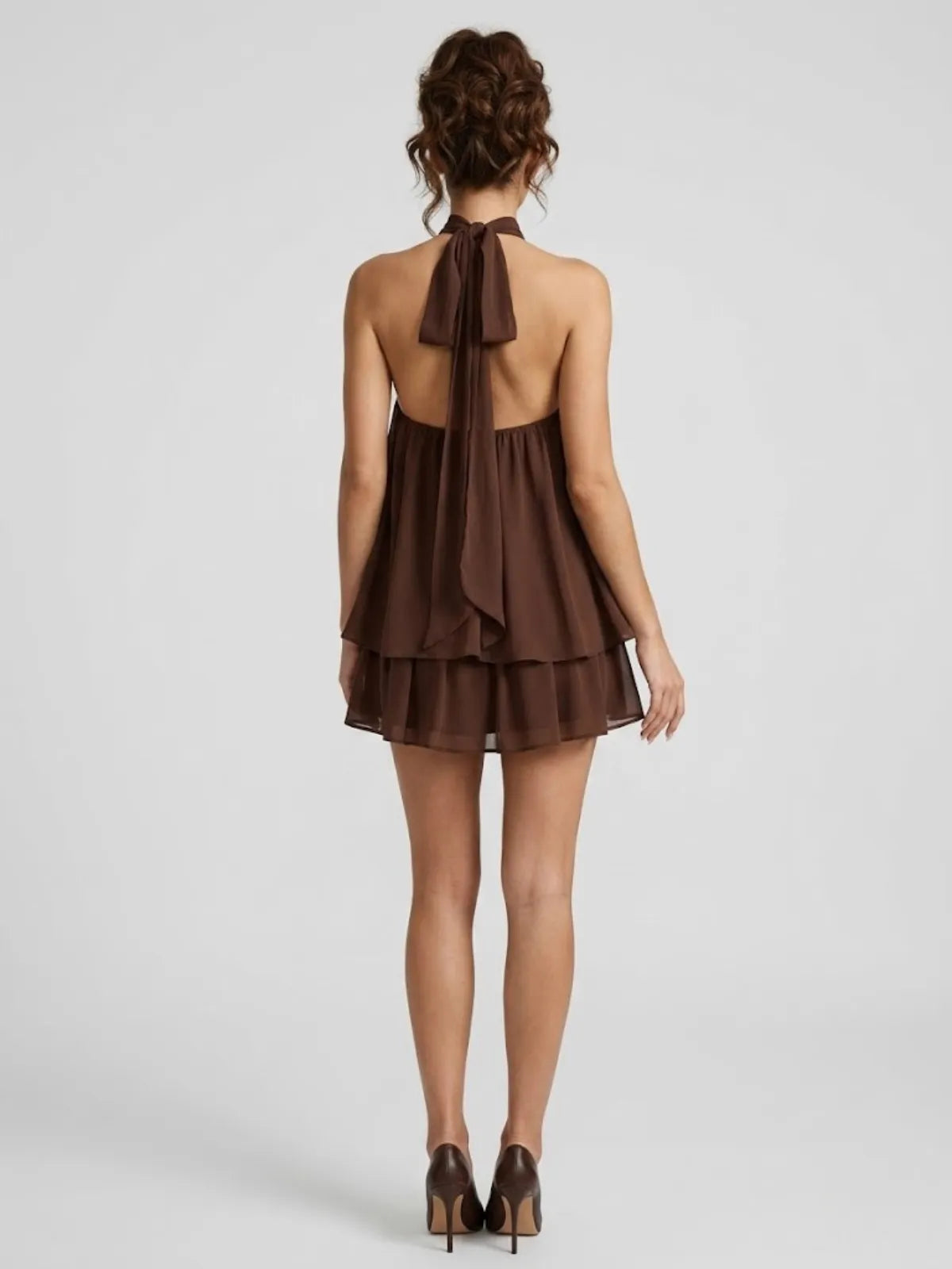 Vestido de Verano Corto Elegante con Cuello Halter y Volantes