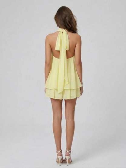 Vestido de Verano Corto Elegante con Cuello Halter y Volantes