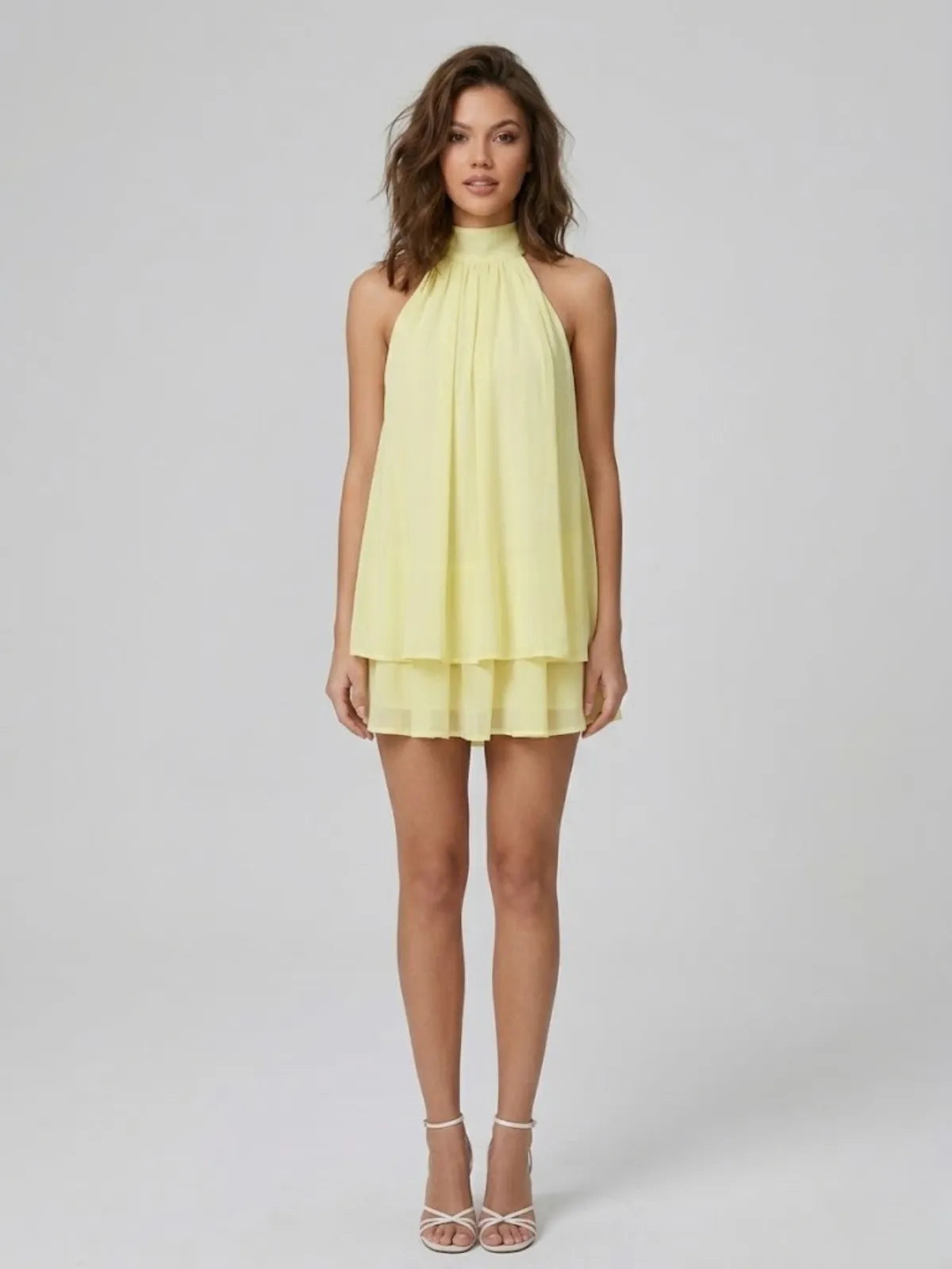 Vestido de Verano Corto Elegante con Cuello Halter y Volantes