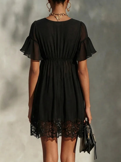 Vestido de Verano Corto Negro Elegante con Volantes