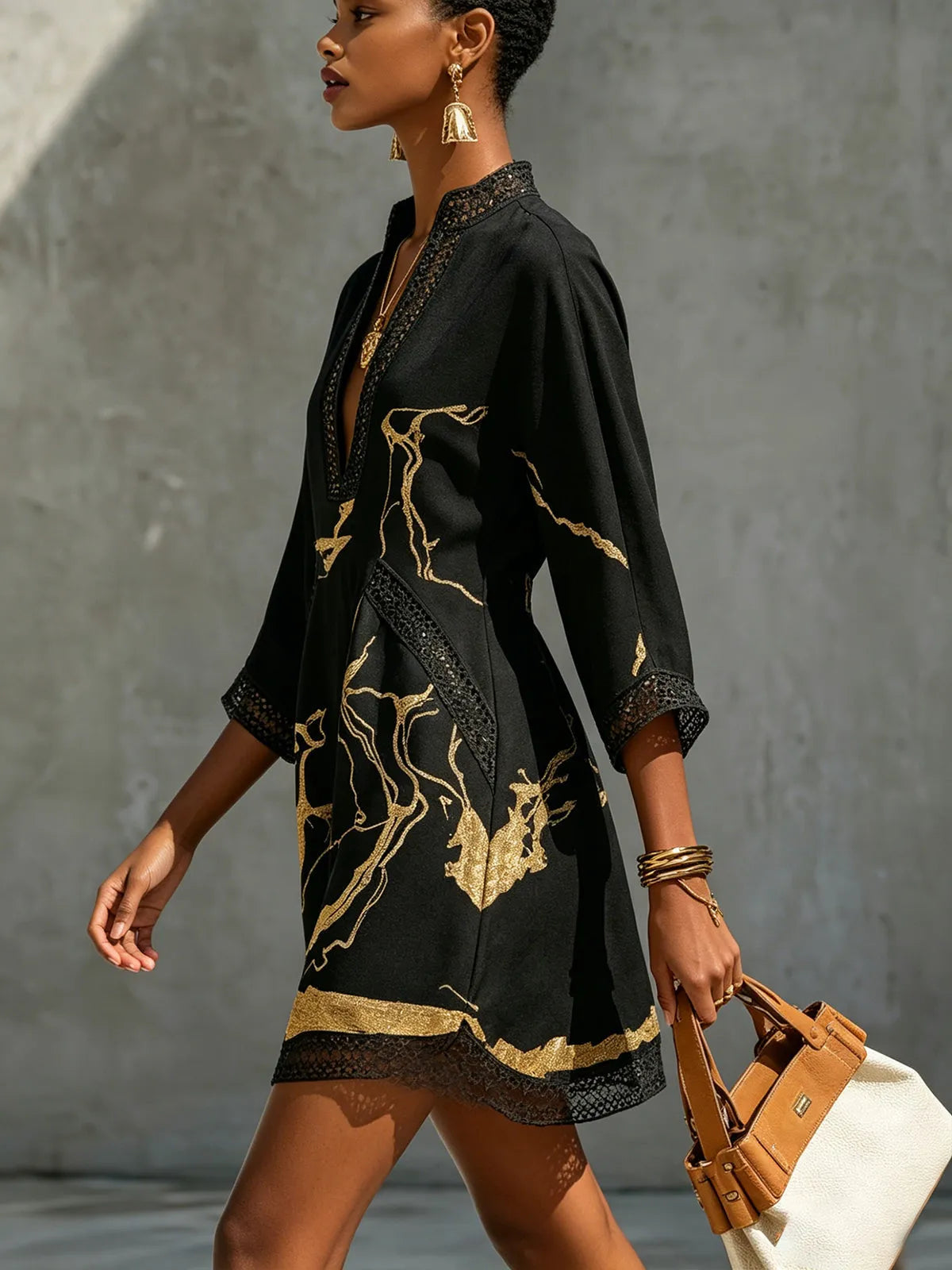 Vestido de Verano Corto con Estampado y Detalles de Aberturas