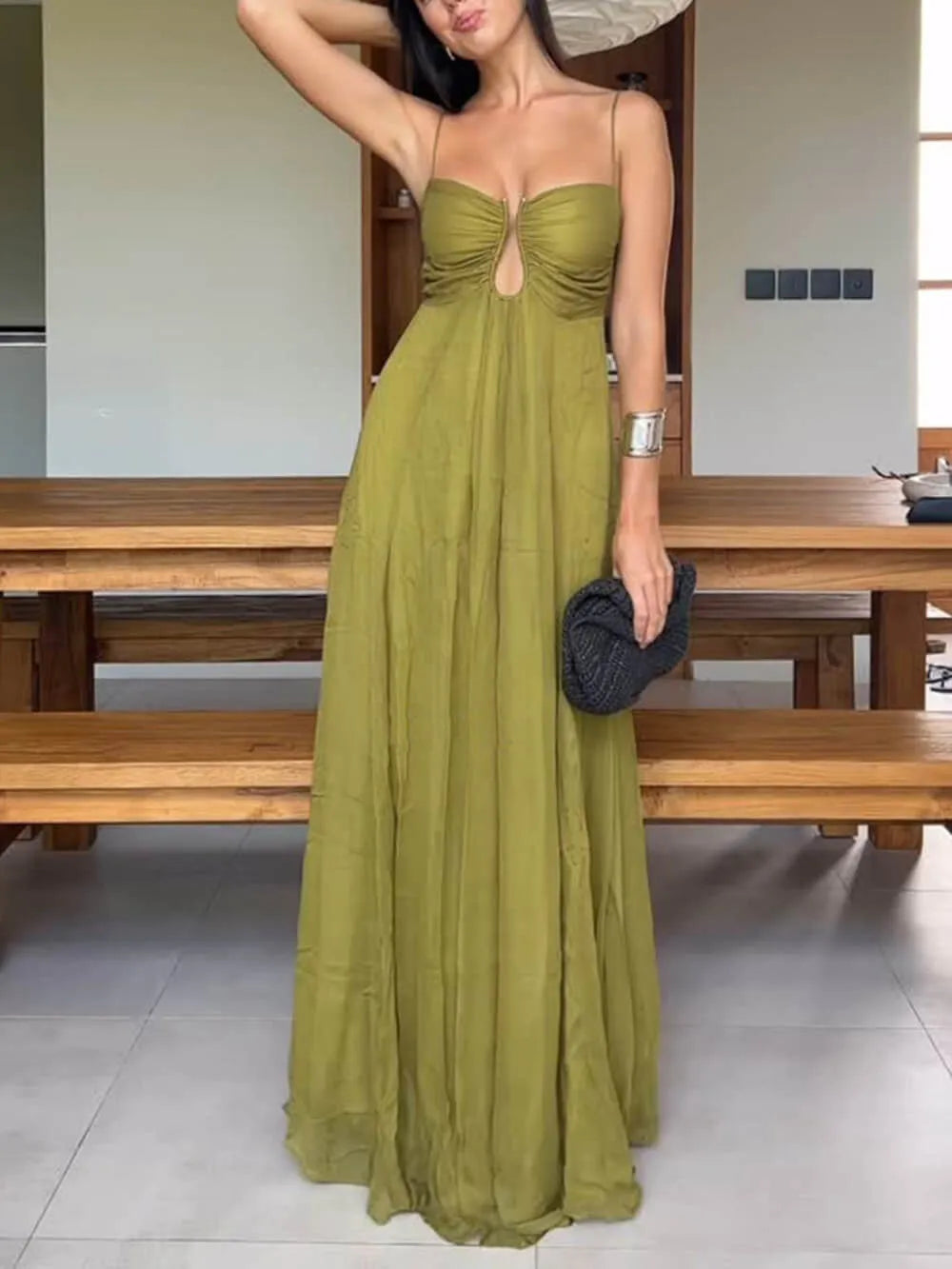 Vestido de Verano Largo Elegante con Cut Out y Tirantes