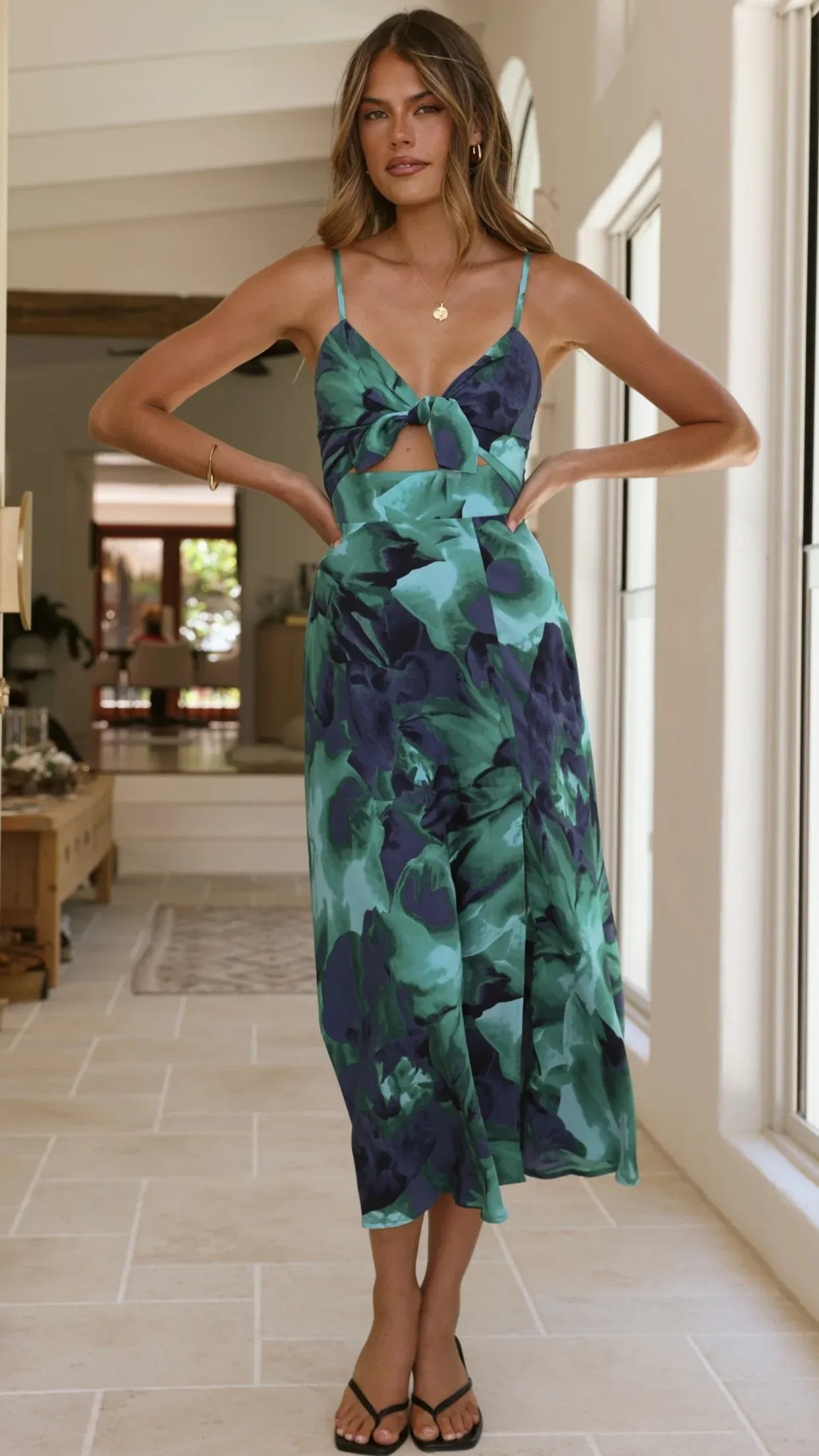 Vestido de Verano Midi Floral Tirantes con Cut Out