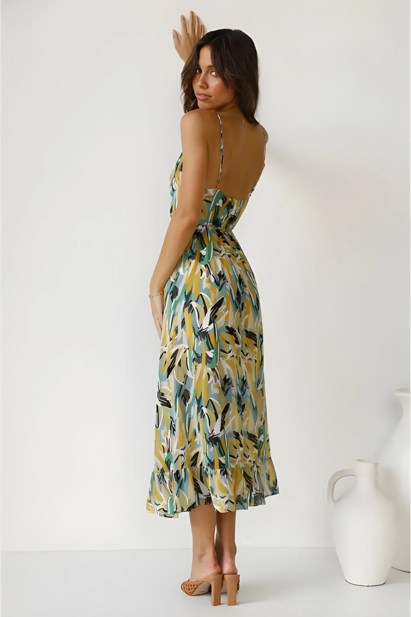 Vestido de verano midi boho elegante con espalda descubierta