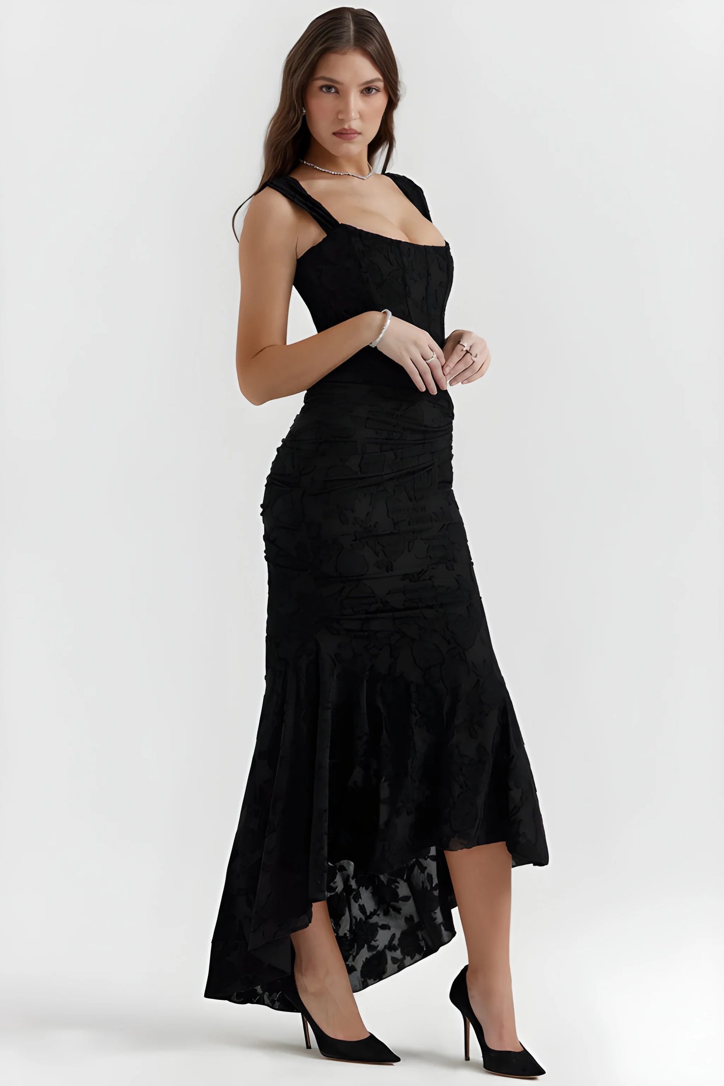 Vestido de invitada de boda largo elegante casual con escote palabra de honor