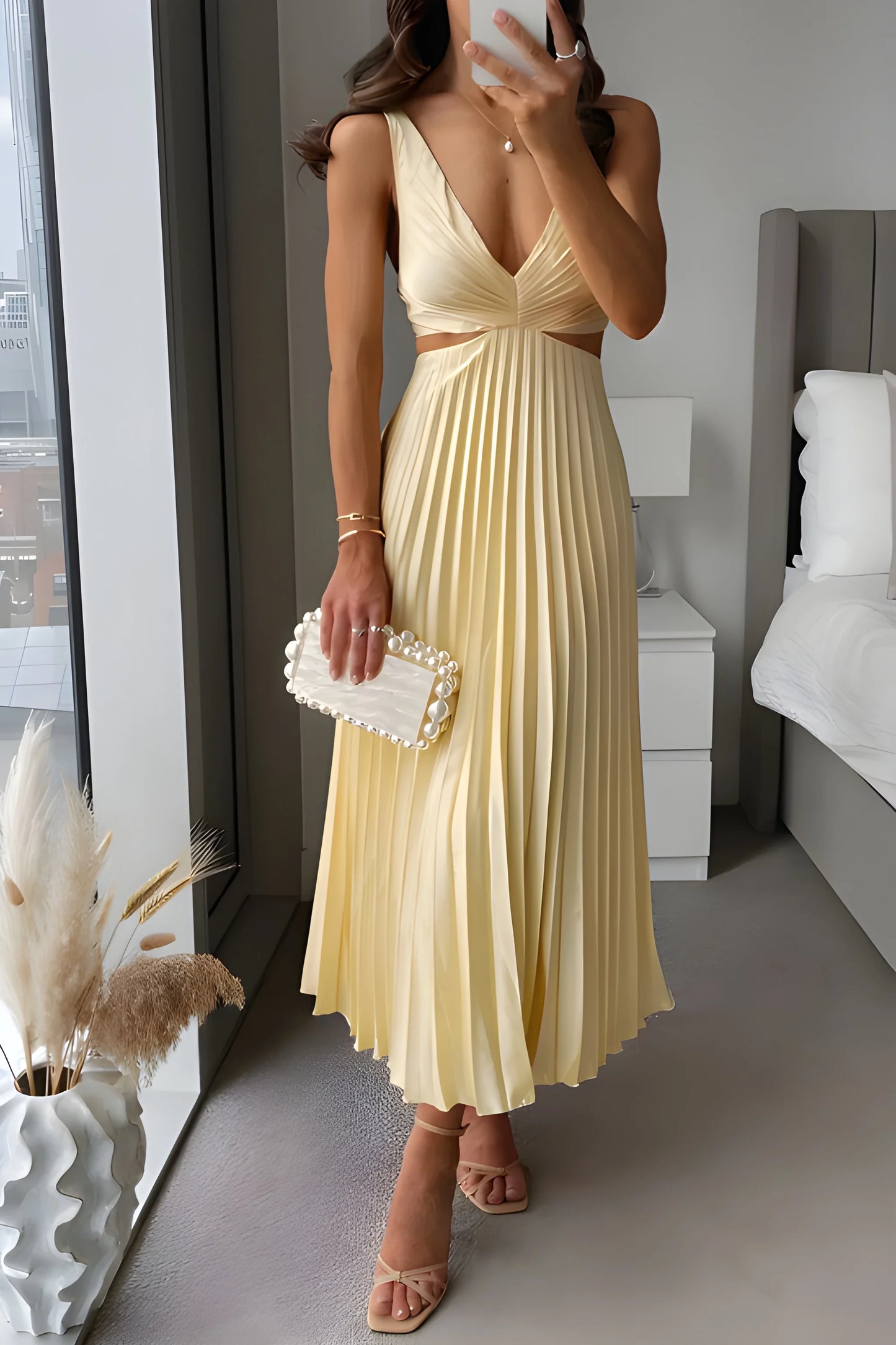 Vestido Invitada Boda Midi Elegante con Cut Out y Plisado